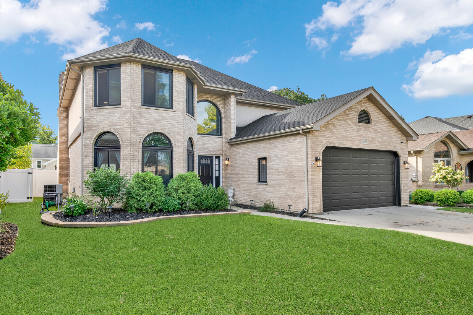 Property Photo: 4823 W 106th Street IL 60453