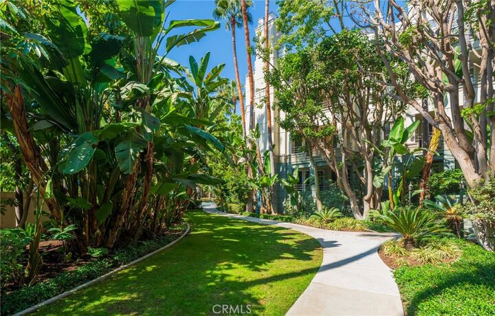 Property Photo: 2233 Martin 202 CA 92612