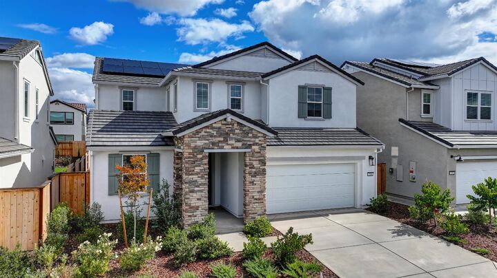 Property Photo: 216 Vectra Court CA 95747