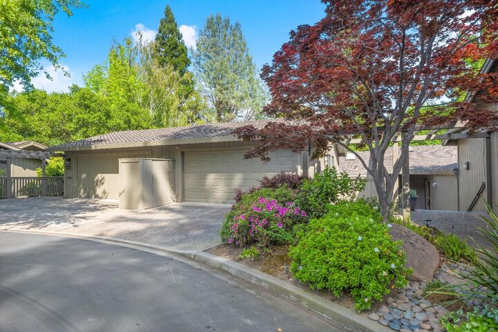 Property Photo: 76 Riverknoll Place CA 95608