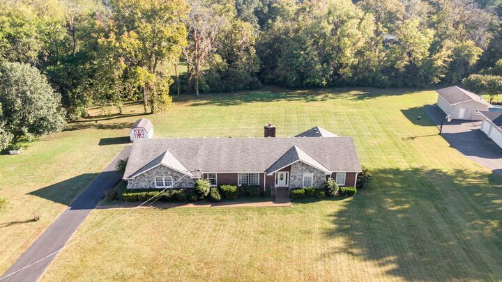 Property Photo:  107 Beechlawn Dr  TN 37064 