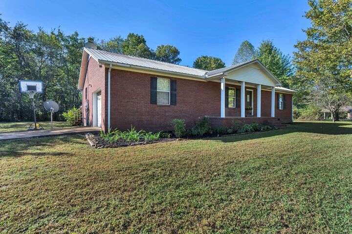 Property Photo:  547 Busby Rd  TN 38469