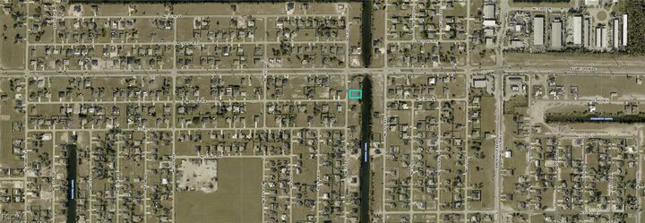 Property Photo:  2319 NE 5th Place  FL 33909 