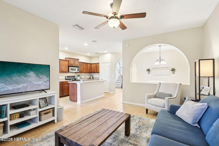 Property Photo: 604 Briar Way Lane FL 32259