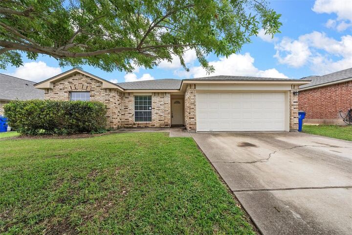 Property Photo: 10120 Salem Way TX 76708