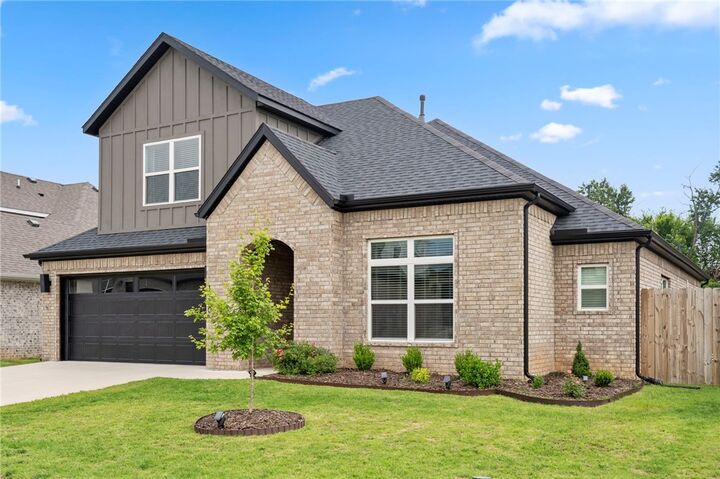 Property Photo: 1200 Whistler Street AR 72713