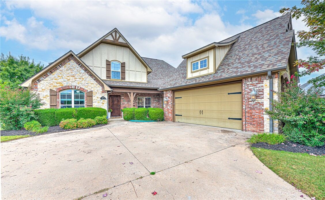 Property Photo: 5606 S 46th Street AR 72758