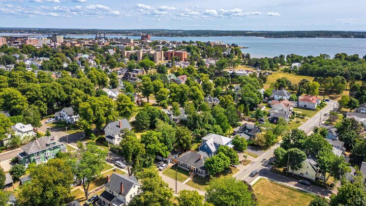 Photo de la propriété: 20 North River Road PE C1A 3K4