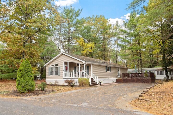 Property Photo: 3 Crescent Rd MA 01475