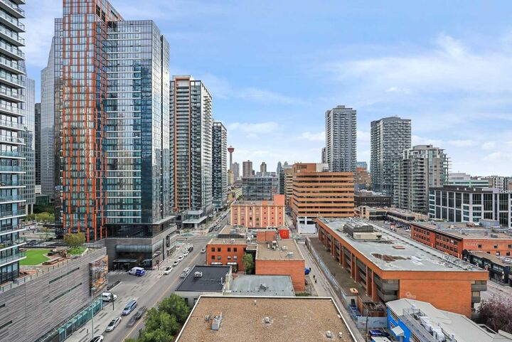 Property Photo:  1010 6 Street SW 1207  AB T2R 1B4