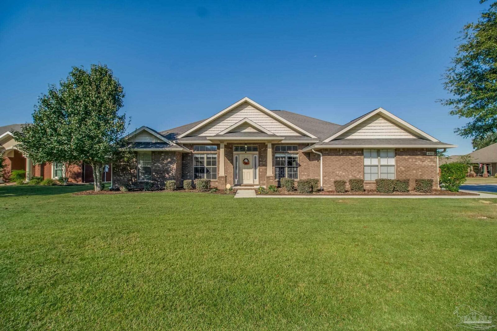 Property Photo:  6185 Winchester Cir  FL 32570 