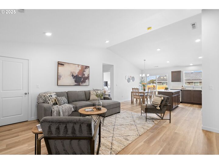 Property Photo: 218 SW Sparrow St OR 97818