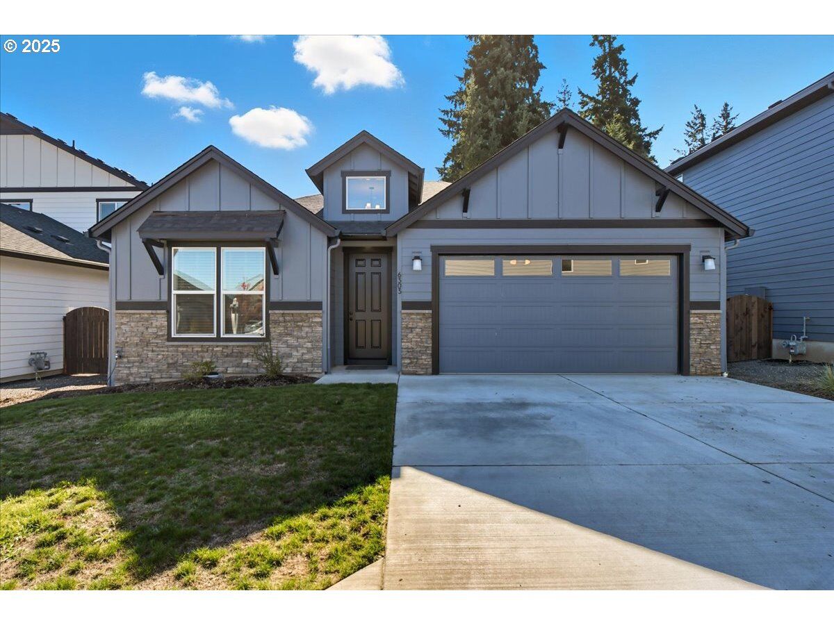 Property Photo: 6303 NE 125th St WA 98686