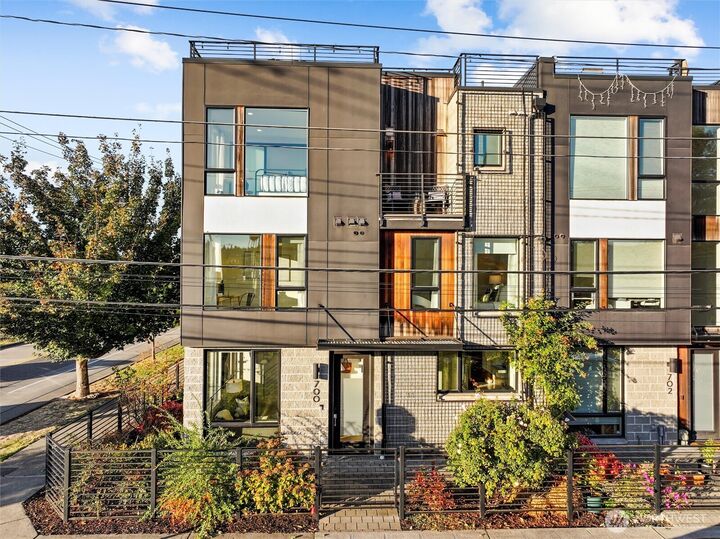 Property Photo: 700 S Willow St WA 98108