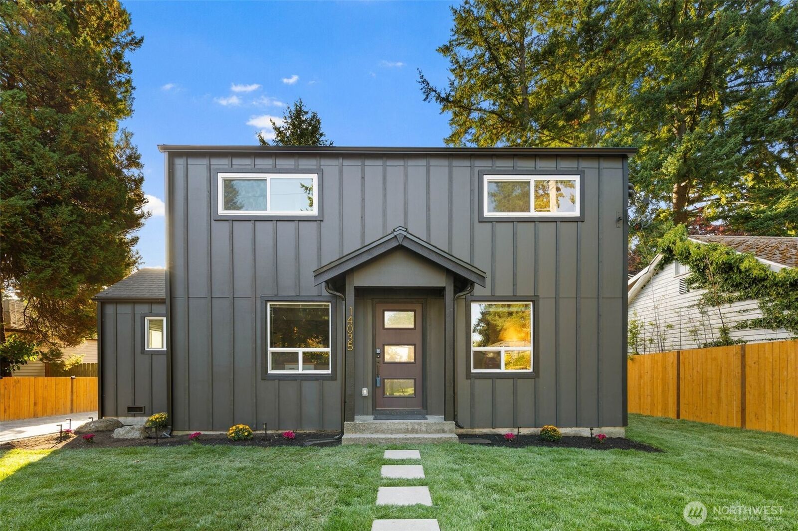 Property Photo: 14035 2nd Avenue NW WA 98177