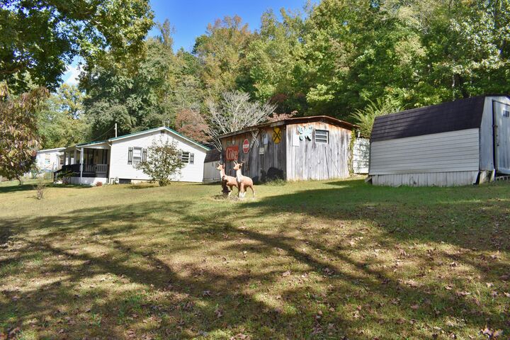 Property Photo: 5780 Toestring Valley Road TN 37381