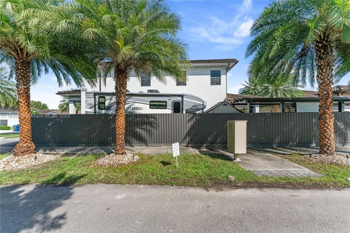 Property Photo:  14856 SW 27th Ter  FL 33185