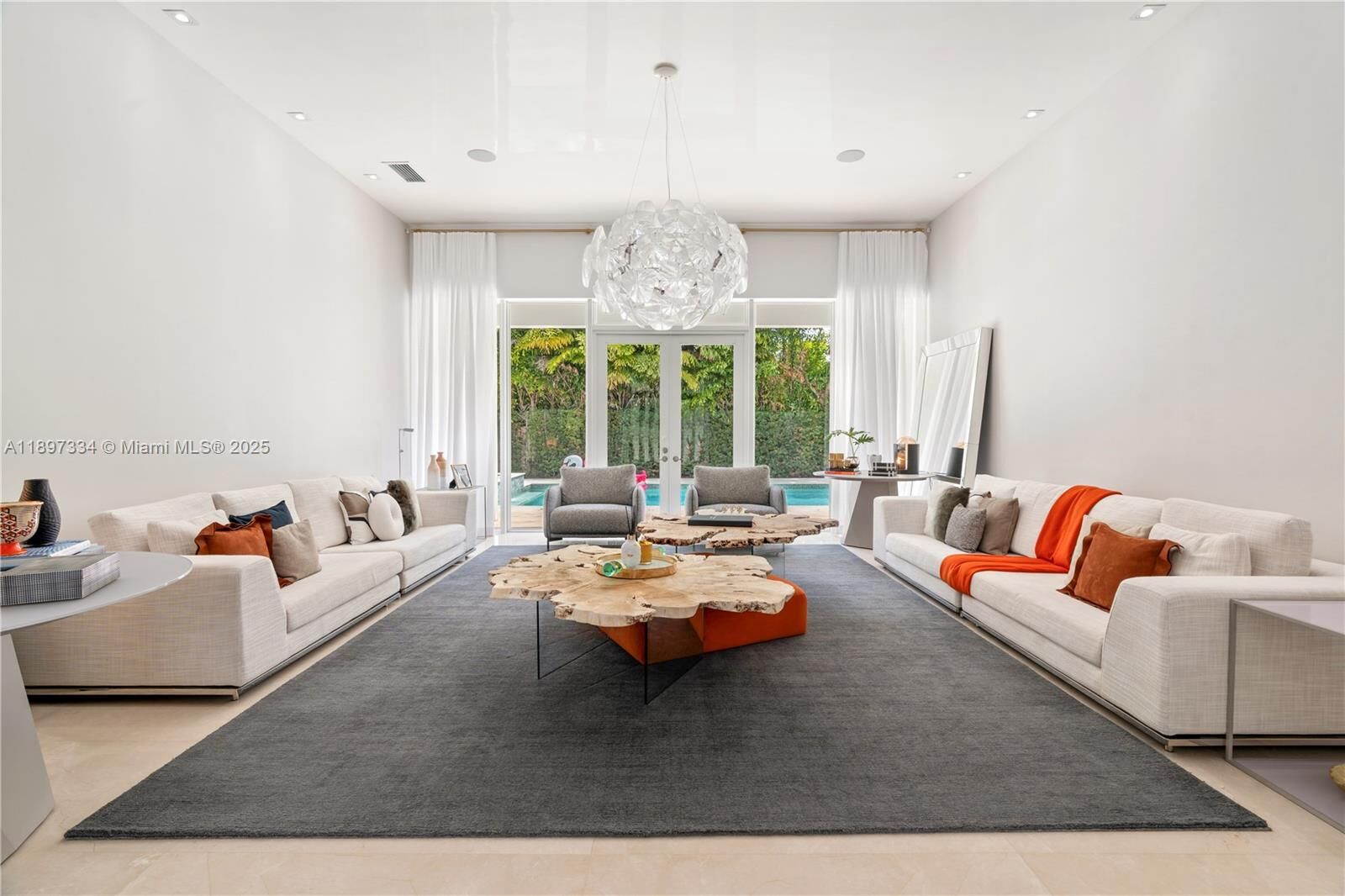 Property Photo: 12401 SW 82nd Ave FL 33156