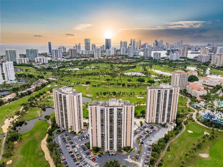 20379 W Country Club Dr 731  Aventura FL 33180 photo