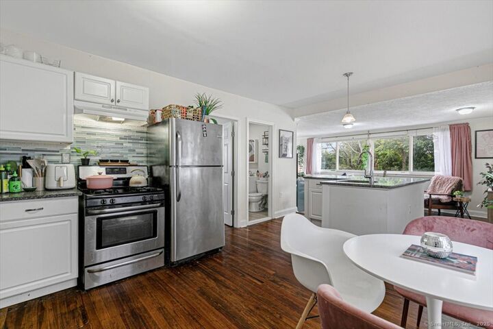 Property Photo: 1090 Townsend Avenue CT 06512