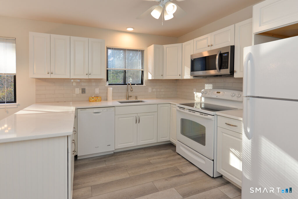 Property Photo:  69 Heritage Village  CT 06488 