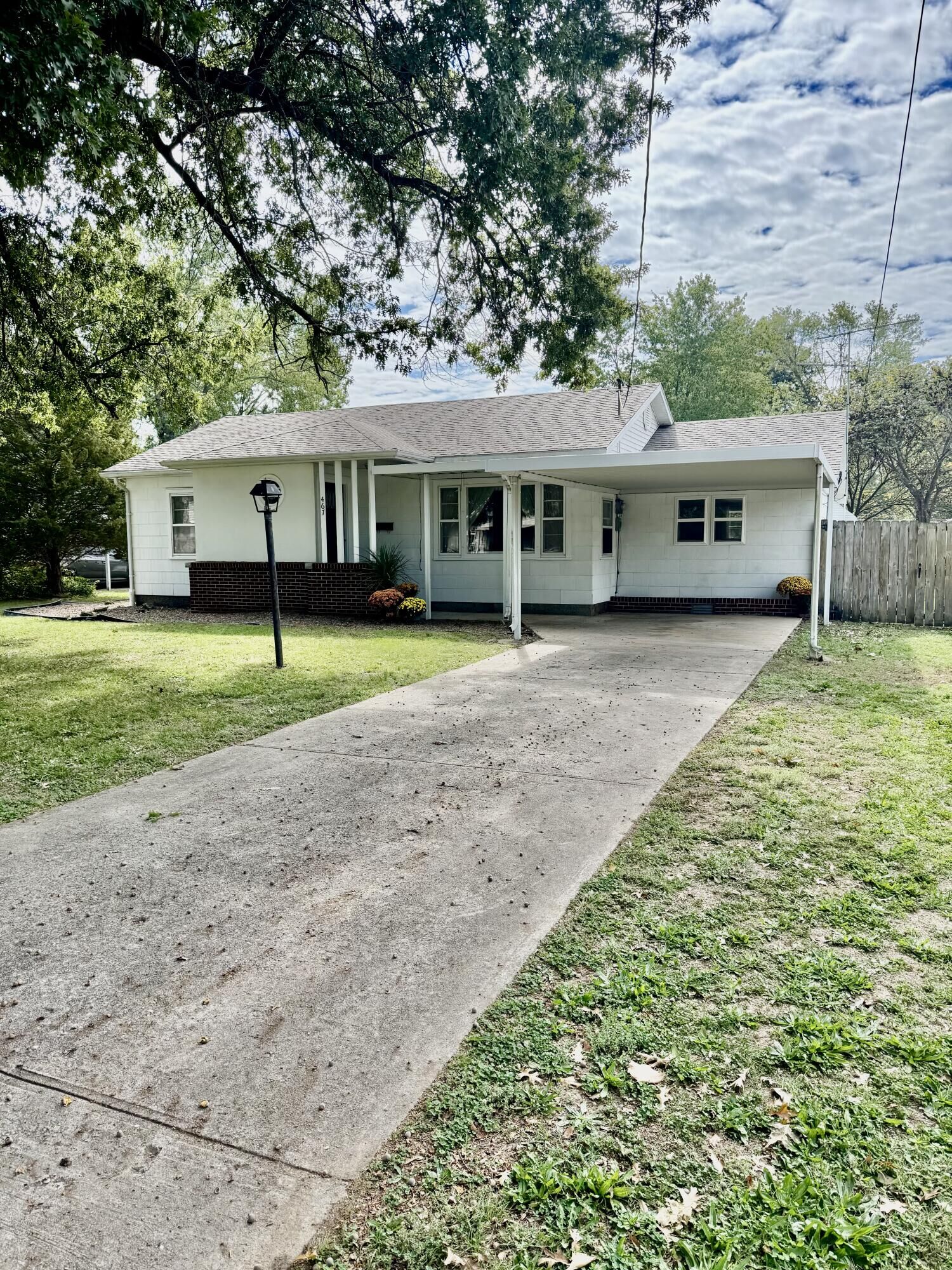 Property Photo:  467 W Dunn Street  MO 65708 