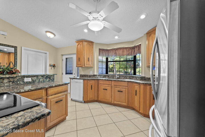 Property Photo: 4465 Knoxville Avenue FL 32926