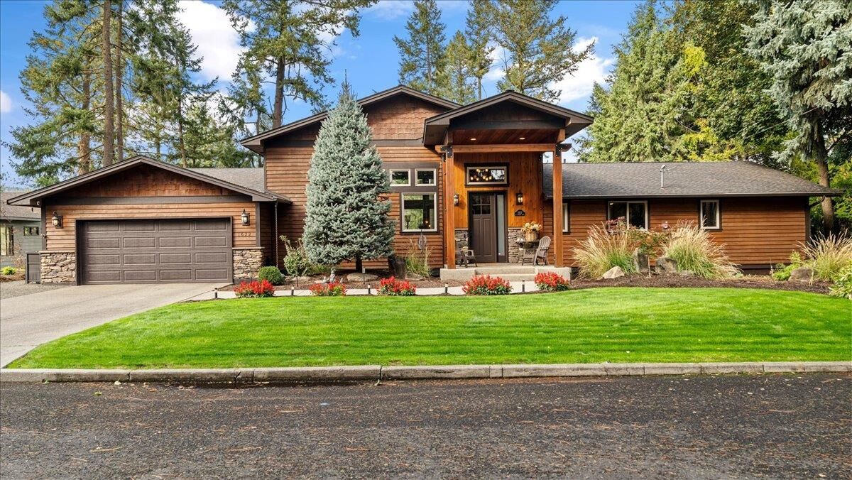 Property Photo: 1622 W Fairway Dr WA 99218