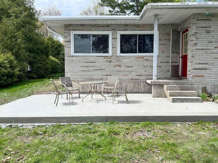 Property Photo: 21 Glassford Road ON K0M 2C0