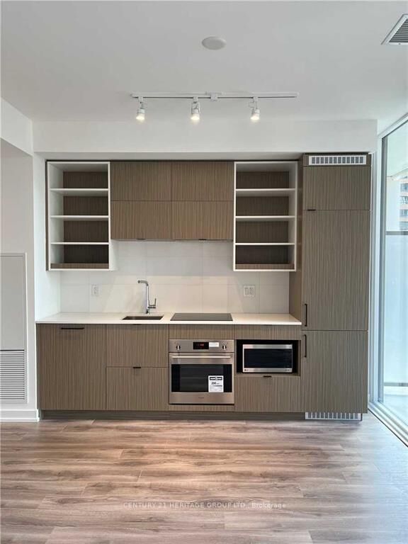 Property Photo: 20 Edward Street 514 ON M5G 1C9