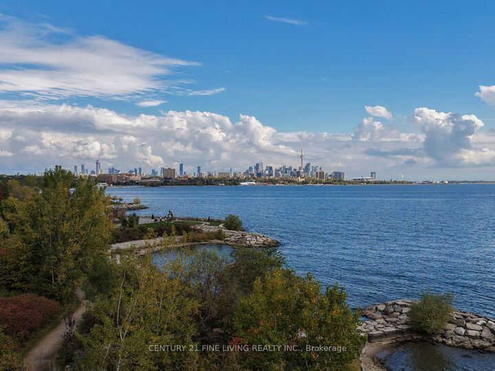 Photo de la propriété: 2067 Lake Shore Boulevard W 904 ON M8V 4B8