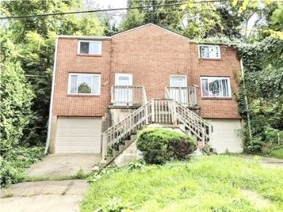 Property Photo: 2022 Lindsay Rd 2020 PA 15221
