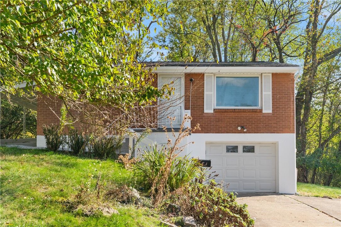 Property Photo: 582 Lorraine Rd PA 15221