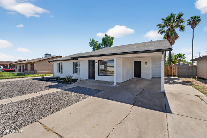 Property Photo: 5039 W Vernon Avenue AZ 85035