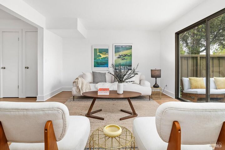 Property Photo: 8 Park Crest Court C CA 94947