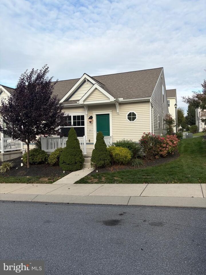 404 Warren Court  Willow Street PA 17584 photo