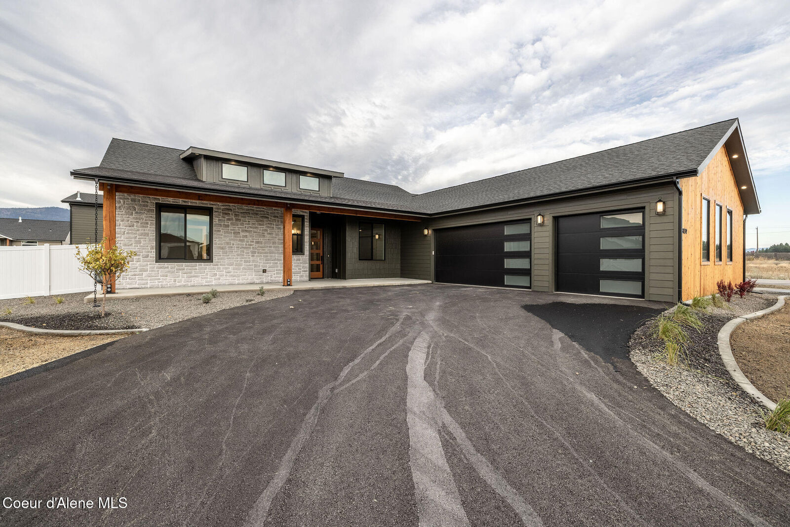 Property Photo: 8039 W Splitrail Ave ID 83858