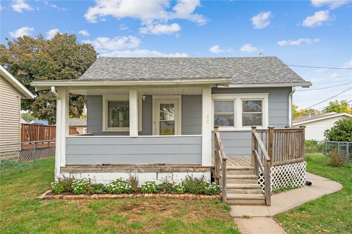 820 M Ave NW  Cedar Rapids IA 52405 photo