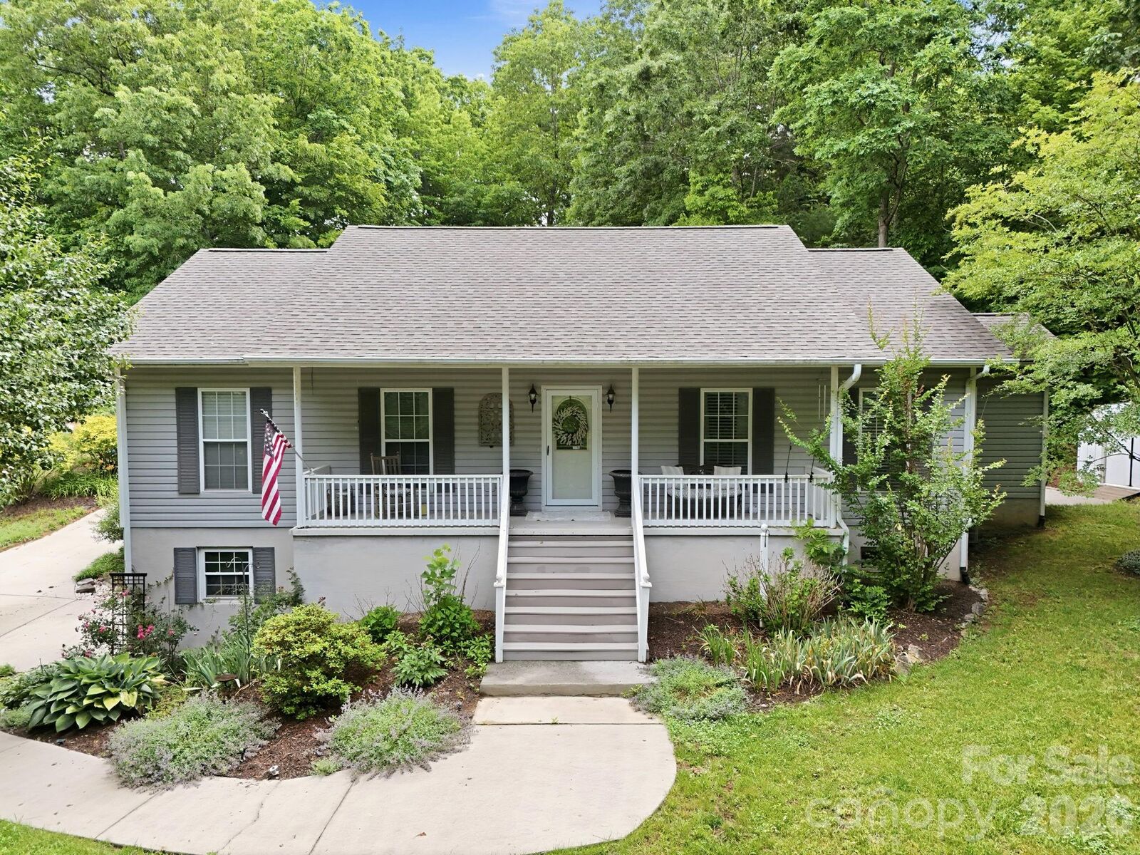 Property Photo: 124 Lytle Cove Road NC 28778