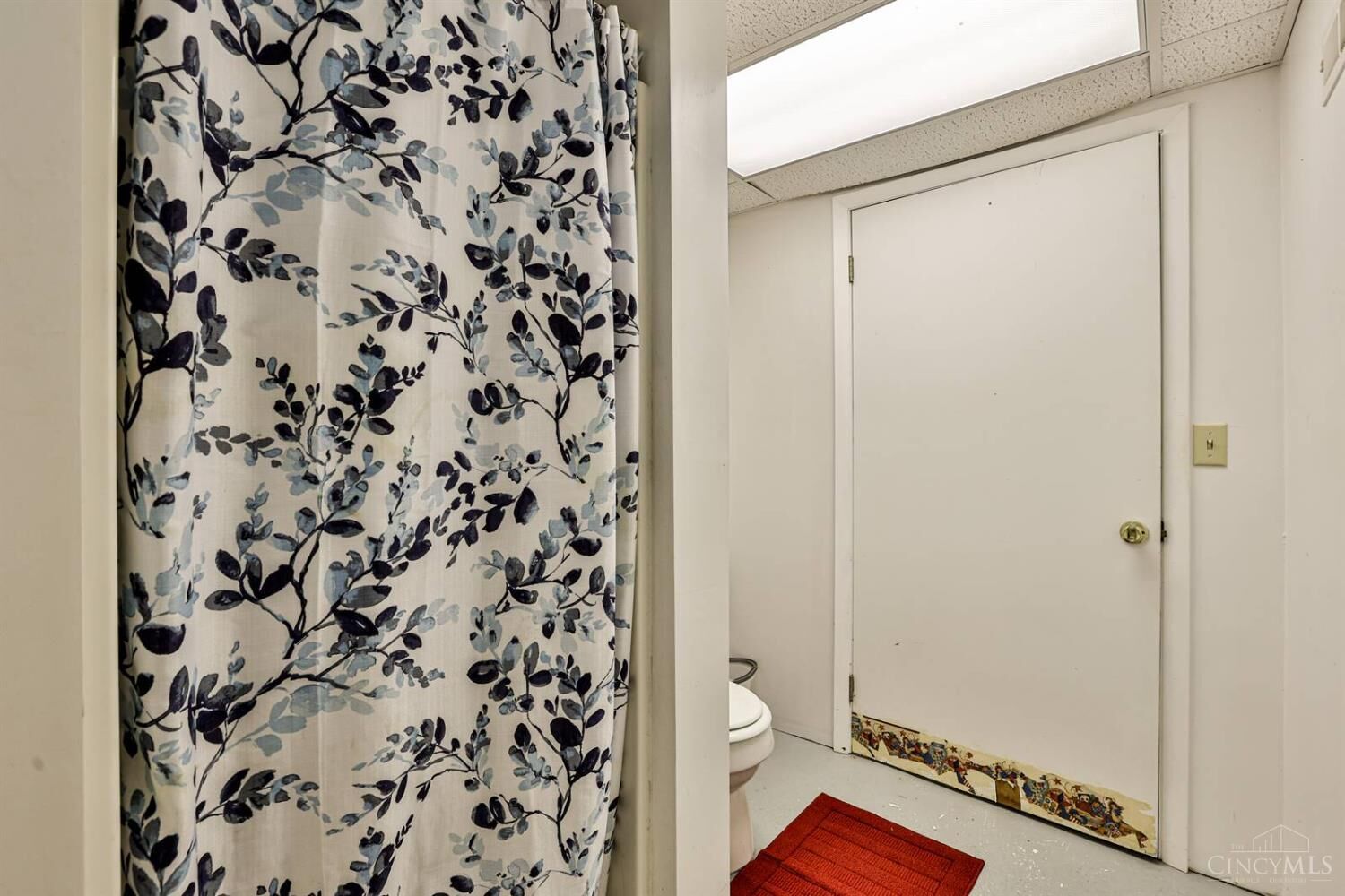 Property Photo: 8609 Wicklow Avenue OH 45236