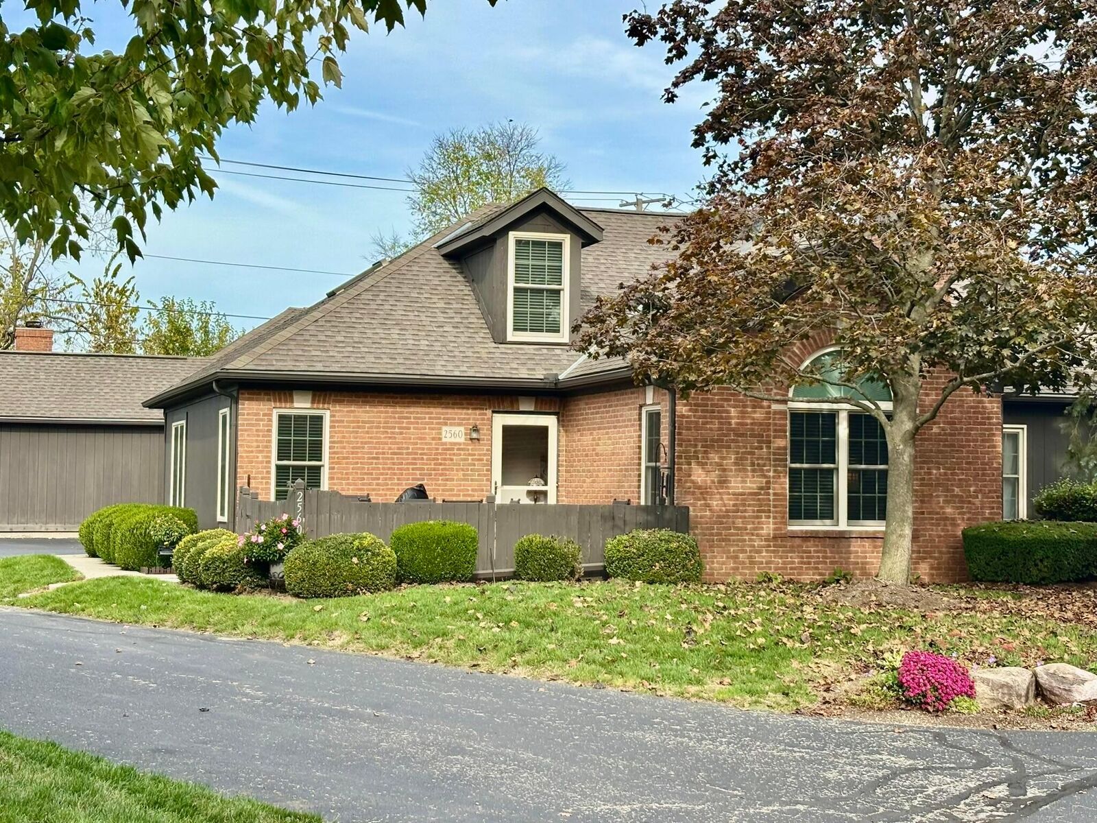 Property Photo:  2560 Trotterslane Drive  OH 43235 