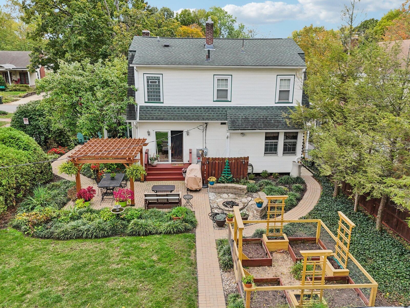 Property Photo: 80 Glencoe Road OH 43214
