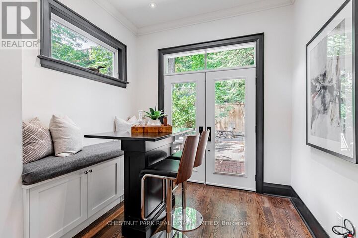 Property Photo:  244 Cottingham Street  ON M4V 1C6 