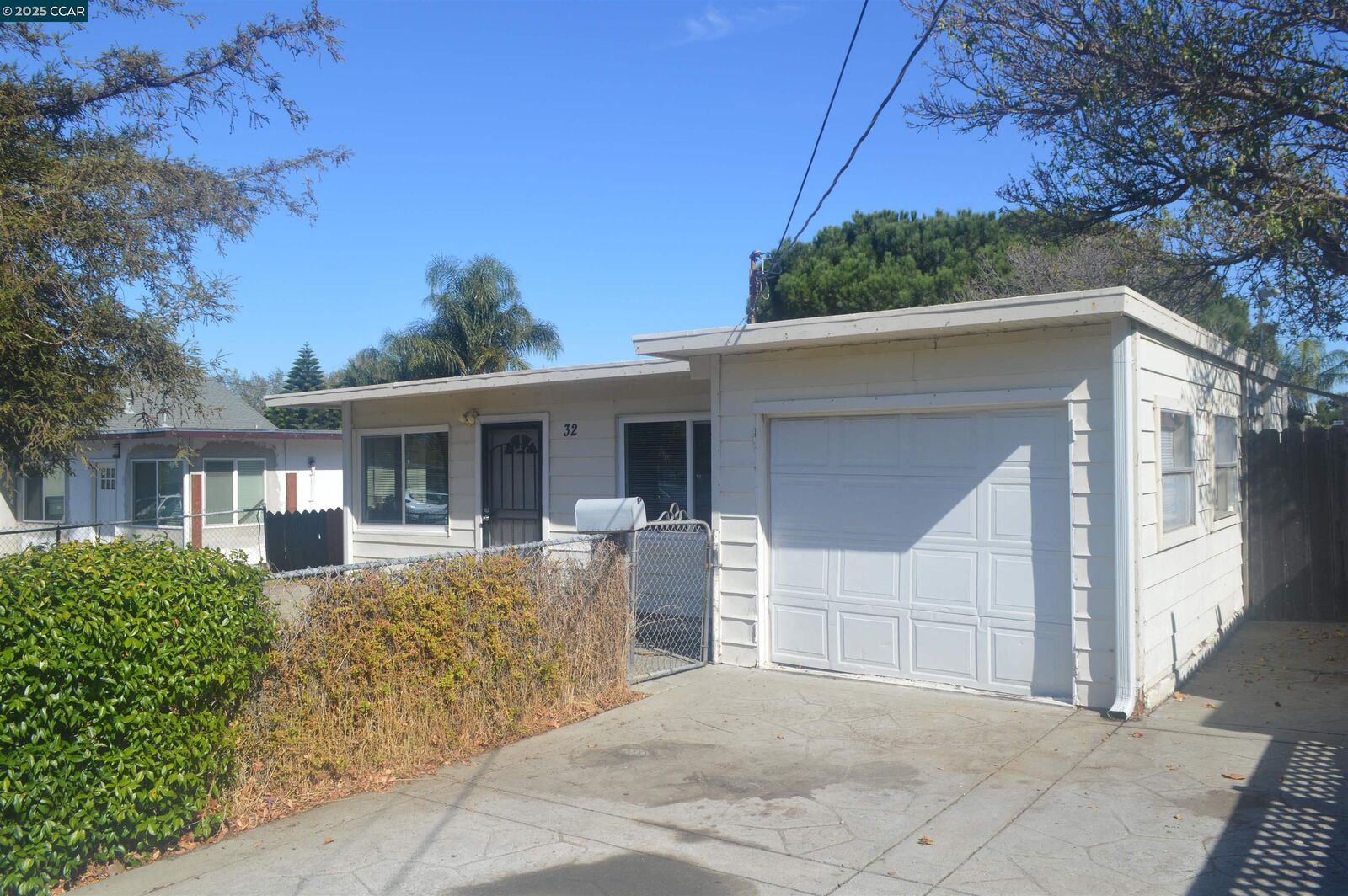Property Photo: 32 Inlet Dr CA 94565