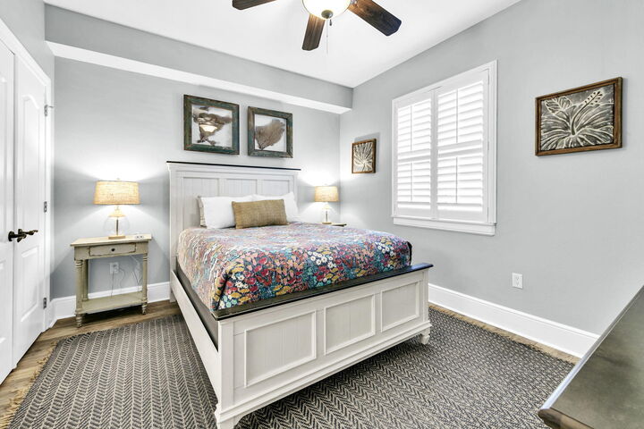 Property Photo:  874 Venus Court Unit 203  FL 32548