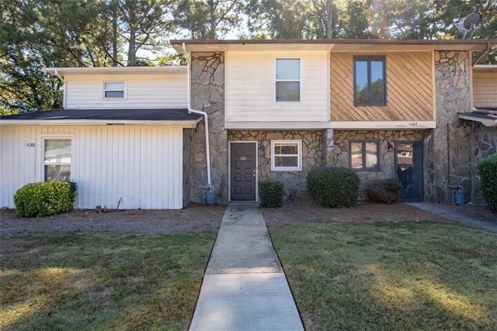 Property Photo: 1686 Wynndowne Trail SE GA 30080