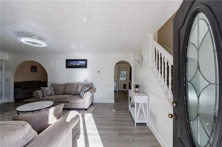 Property Photo: 1757 Summit Creek Way GA 30052