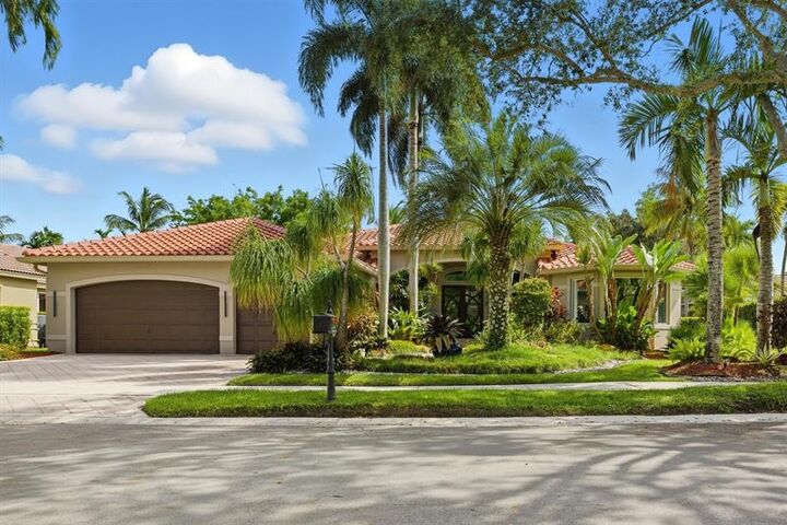 Property Photo: 397 Mallard Ln FL 33327