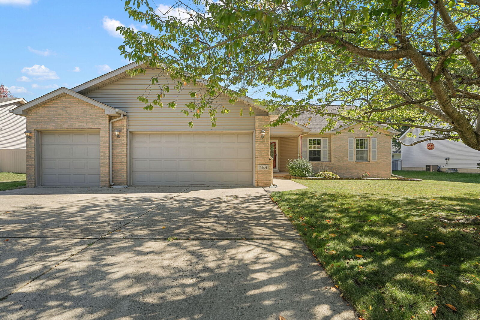 Property Photo:  1461 Eagle Street  IN 46304 