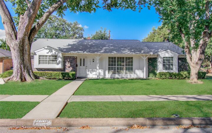 11010 Atwell Drive  Houston TX 77096 photo